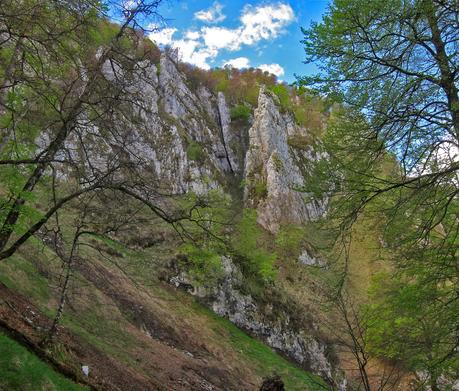 De Tajadura a la Redondina (LA AGRESTE PEÑAMELLERA PARTE I) Peña La Gallina y Coterín de los Cabreros