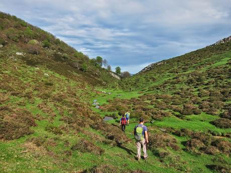 De Tajadura a la Redondina (LA AGRESTE PEÑAMELLERA PARTE I) Descenso desde Tajadura