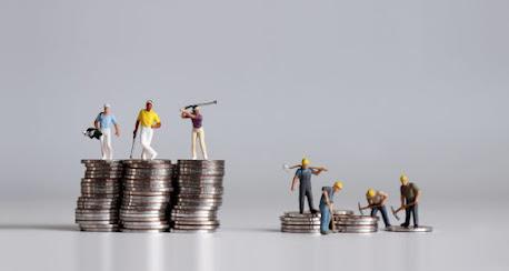 De Walmart al algoritmo: el tránsito de lo tangible a lo intangible