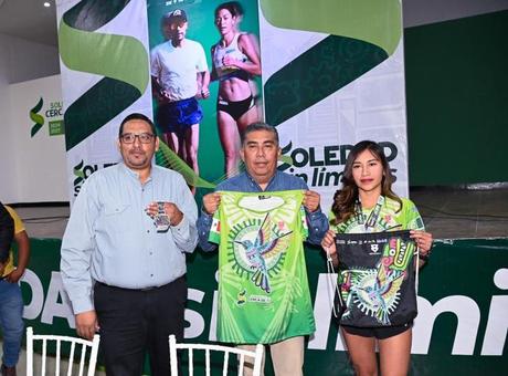 Alcalde Juan Manuel Navarro encabeza presentación oficial de la playera y medalla del Marathón TV 2025