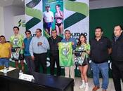 Alcalde Juan Manuel Navarro encabeza presentación oficial playera medalla Marathón 2025