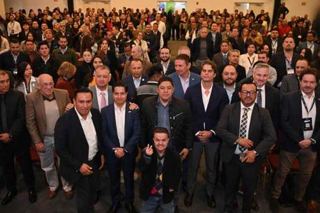 Ricardo Gallardo impulsa la industria automotriz potosina Ricardo Gallardo impulsa la industria automotriz potosina