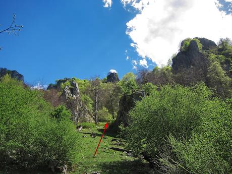 De La Redondina a Tajadura (LA AGRESTE PEÑAMELLERA PARTE II) Canaluca del Valle