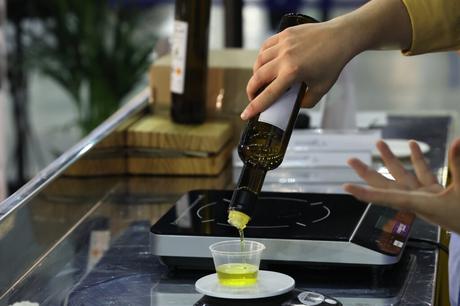 Barcelona se convierte en el epicentro del AOVE catalán con el 1r Mercat de l’Oli Nou