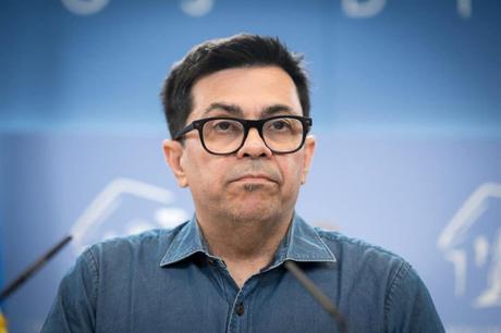 Miles de personas desfilan hasta San Mamés para exigir «el fin del genocido» antes del encuentro Euskadi-Palestina Miles de personas desfilan hasta San Mamés para exigir «el fin del genocido» antes del encuentro Euskadi-Palestina