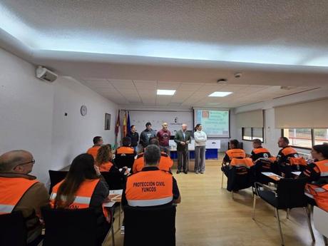 Una veintena de voluntarios de Protección Civil se forman en reanimación cardiopulmonar y atención sanitaria
