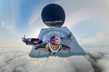 Con dos deportistas nacionales: Pilotos crean y superan la pista de obstáculos aérea más grande del mundo Con dos deportistas nacionales: Pilotos crean y superan la pista de obstáculos aérea más grande del mundo