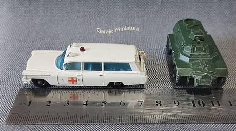 Saracen Carrier y Ambulancia Cadillac piezas #54 de Matchbox Saracen Carrier y Ambulancia Cadillac piezas #54 de Matchbox