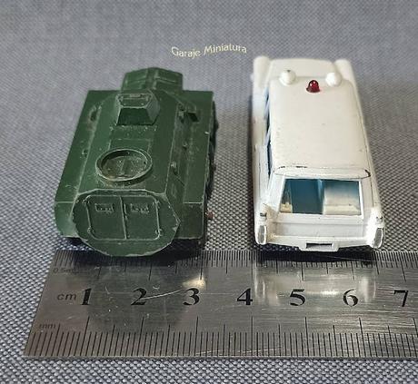 Saracen Carrier y Ambulancia Cadillac piezas #54 de Matchbox Saracen Carrier y Ambulancia Cadillac piezas #54 de Matchbox