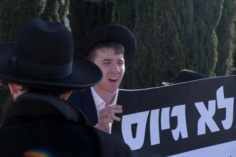 Un carro de combate israelí dispara contra ‘cascos azules’ de la FINUL en el sur de Líbano Un carro de combate israelí dispara contra ‘cascos azules’ de la FINUL en el sur de Líbano
