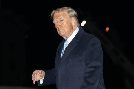 Trump cambia de postura y pide a los republicanos que aprueben la desclasificiación de los archivos de Epstein
