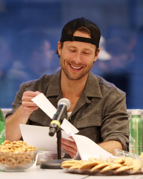 Glen Powell será el anfitrión en el nuevo episodio de Saturday Night Live este sábado 15 de noviembre Glen Powell será el anfitrión en el nuevo episodio de Saturday Night Live este sábado 15 de noviembre