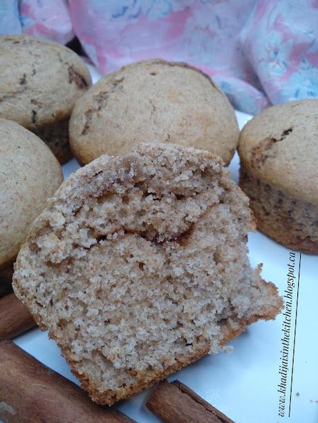 PETITS GÂTEAUX À LA FARINE DE BLÉ COMPLET ET À LA CANNELLE / WHOLE WHEAT FLOUR  CINNAMON MUFFINS / MAGDALENAS CON HARINA DE TRIGO INTEGRAL Y CANELA / مافن دقيق القمح الكامل و القرفة