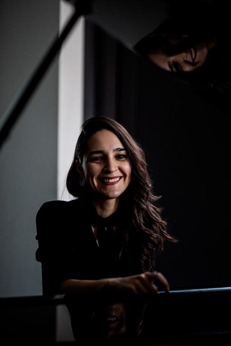 Artista del mes: Teodora Oprișor