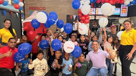 Wendy’s celebra con los niños de Casa Esperanza