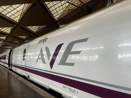 Chueca considera una «obligación» que el nuevo AVE Madrid-Barcelona haga parada en la capital aragonesa