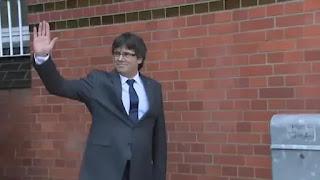 EL CORTO VIAJE DE PUIGDEMONT EL CORTO VIAJE DE PUIGDEMONT