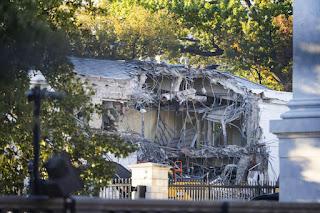 ARQUITECTURAS PAVOROSAS