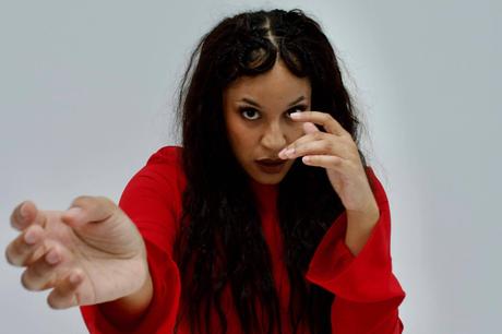 AMYNATA presenta COSAS BELLAS AMYNATA presenta COSAS BELLAS