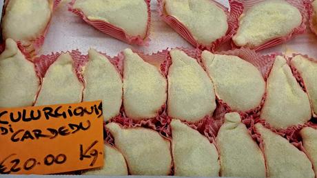 CERDEÑA : CAGLIARI, LA CAPITAL DE LA ISLA CERDEÑA : CAGLIARI, LA CAPITAL DE LA ISLA