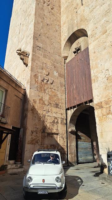 CERDEÑA : CAGLIARI, LA CAPITAL DE LA ISLA CERDEÑA : CAGLIARI, LA CAPITAL DE LA ISLA