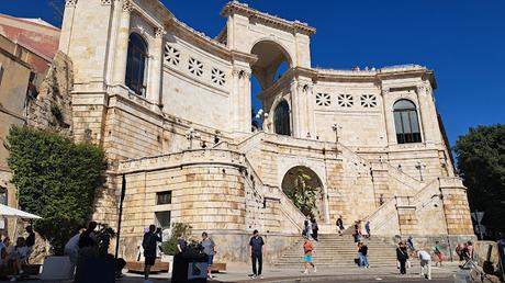 CERDEÑA : CAGLIARI, LA CAPITAL DE LA ISLA CERDEÑA : CAGLIARI, LA CAPITAL DE LA ISLA