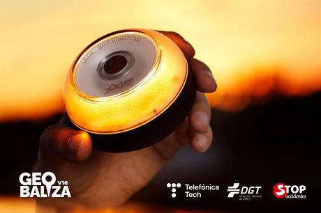 GEOBALIZA presenta la baliza V16 conectada y solidaria en colaboración con SOS Accidentes GEOBALIZA presenta la baliza V16 conectada y solidaria en colaboración con SOS Accidentes