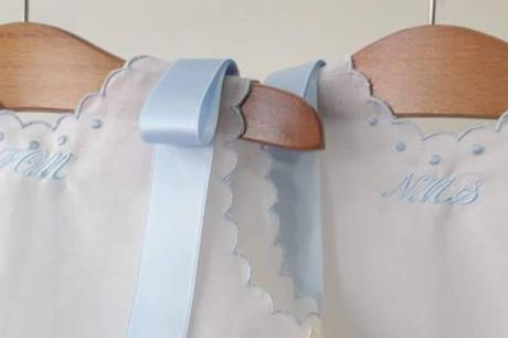 Carmen U. Varona viste los primeros pasos del bebé con diseño propio y tradición Carmen U. Varona viste los primeros pasos del bebé con diseño propio y tradición