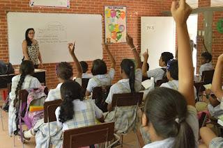 EL FRANQUISMO, LA MEMORIA Y LAS CLASES EN EL INSTITUO EL FRANQUISMO, LA MEMORIA Y LAS CLASES EN EL INSTITUO