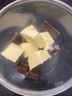 PASTEL DE CHOCOLATE  FÁCIL