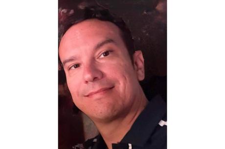 El abogado Eric Vanden Berghe; ‘Más allá de la condena, comprender y prevenir el suicidio en prisión’ El abogado Eric Vanden Berghe; ‘Más allá de la condena, comprender y prevenir el suicidio en prisión’