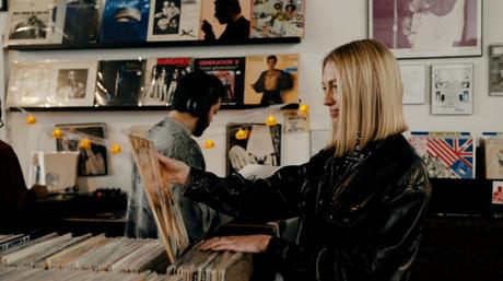 Mousix captura la magia del amor inesperado en ‘Moments’