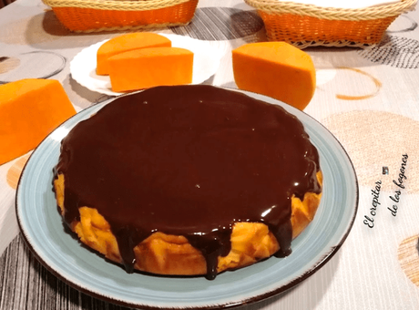 TARTA DE QUESO Y CALABAZA CON COBERTURA DE CHOCOLATE TARTA DE QUESO Y CALABAZA CON COBERTURA DE CHOCOLATE