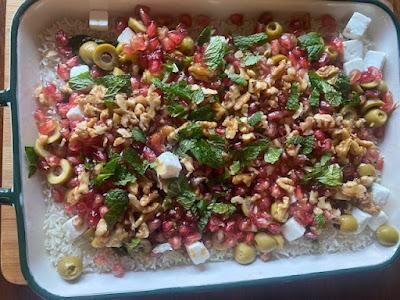 ARROZ AL HORNO CON GRANADA, ACEITUNAS, QUESO