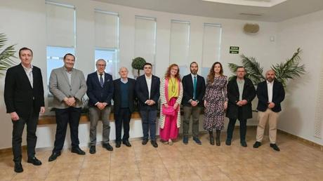 Junta traslada a catadores de C-LM su compromiso con la defensa del sector vitivinícola en Europa