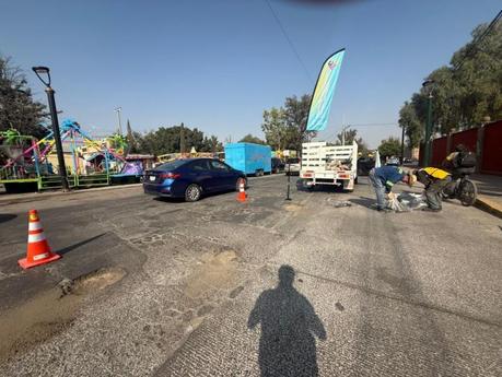 Realizan trabajos de bacheo para reforzar la movilidad en la Calzada de Guadalupe Realizan trabajos de bacheo para reforzar la movilidad en la Calzada de Guadalupe
