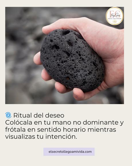 🪨✨ La Piedra Bruja: uno de los amuletos naturales más poderosos.