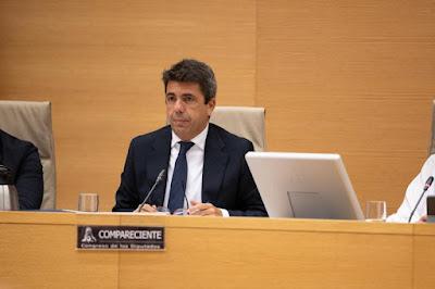 Carlos Mazón, uno más en el universo derechista, nunca estuvo solo.