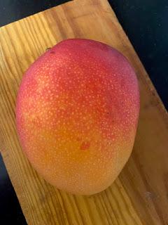 MONTADITO DE MANGO Y JAMON MONTADITO DE MANGO Y JAMON