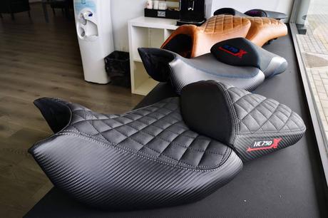 JM-FUNDAS crea fundas de asiento moto personalizadas con tejidos antideslizantes y diseño a medida JM-FUNDAS crea fundas de asiento moto personalizadas con tejidos antideslizantes y diseño a medida