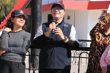 Alcalde Enrique Galindo encabeza la jornada 203 de Domingo de Pilas en la Colonia Industrial Aviación; anuncia programa intensivo de reparación vial