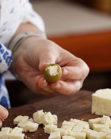 rellenar las aceitunas con queso
