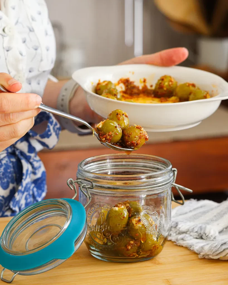 colocar aceitunas en frasco