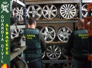 La Policía de Francia detiene a otras cuatro personas en relación con el robo en el Louvre La Policía de Francia detiene a otras cuatro personas en relación con el robo en el Louvre