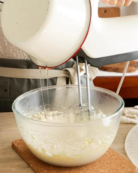 añadir almibar a las claras