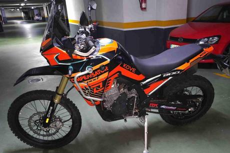 ADHESIVOS EMBARRADOS eleva el diseño personalizado con adhesivos para motos de alto rendimiento ADHESIVOS EMBARRADOS eleva el diseño personalizado con adhesivos para motos de alto rendimiento