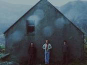 irlandeses Kingfishr presentan edición deluxe ‘Halcyon’, exitoso álbum debut