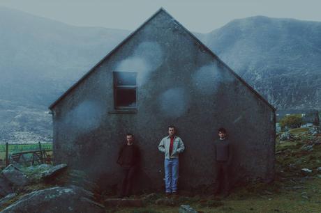 Los irlandeses Kingfishr presentan la edición deluxe de ‘Halcyon’, su exitoso álbum debut Los irlandeses Kingfishr presentan la edición deluxe de ‘Halcyon’, su exitoso álbum debut