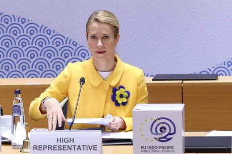 La UE pide más sanciones a Rusia para que «deje de fingir que negocia y necesite sentarse a negociar»