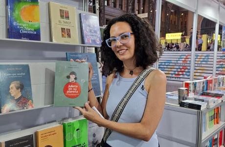 Julieta en su planeta: El autismo y su difícil detección en mujeres Julieta en su planeta: El autismo y su difícil detección en mujeres